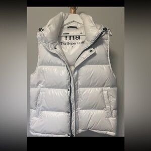 Aritzia Super Puff  Women's Glossy White Puffer Vest Size M